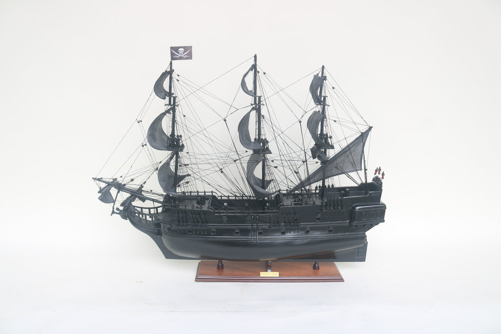 Pirate of the Caribbean — Legendary Pirate Ship Model