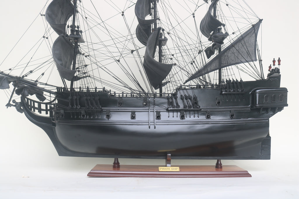 Pirate of the Caribbean — Legendary Pirate Ship Model