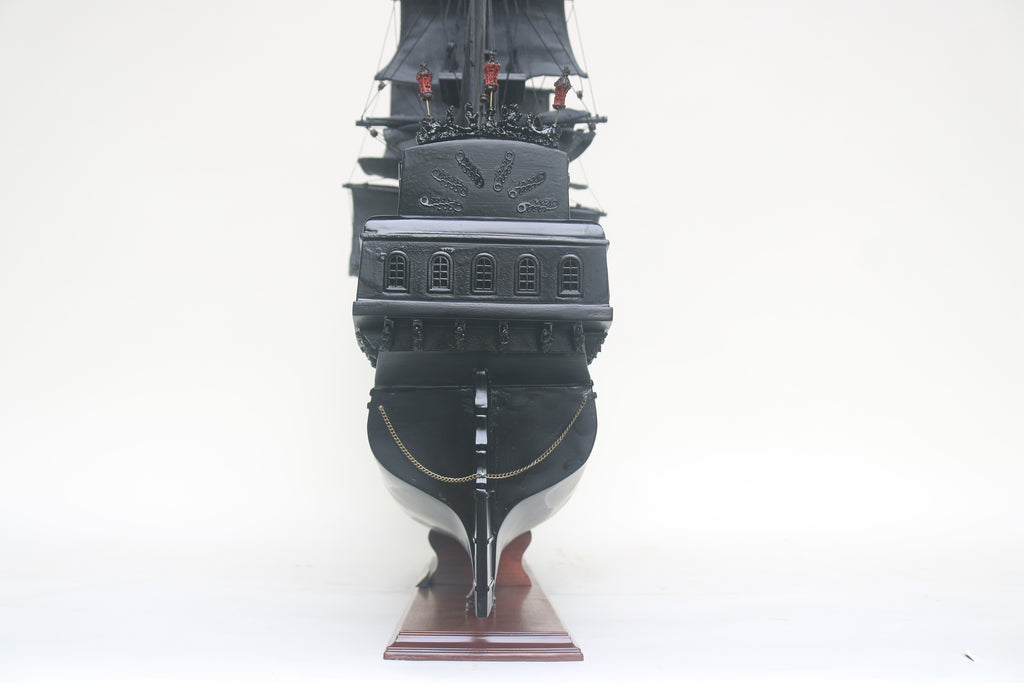 Pirate of the Caribbean — Legendary Pirate Ship Model