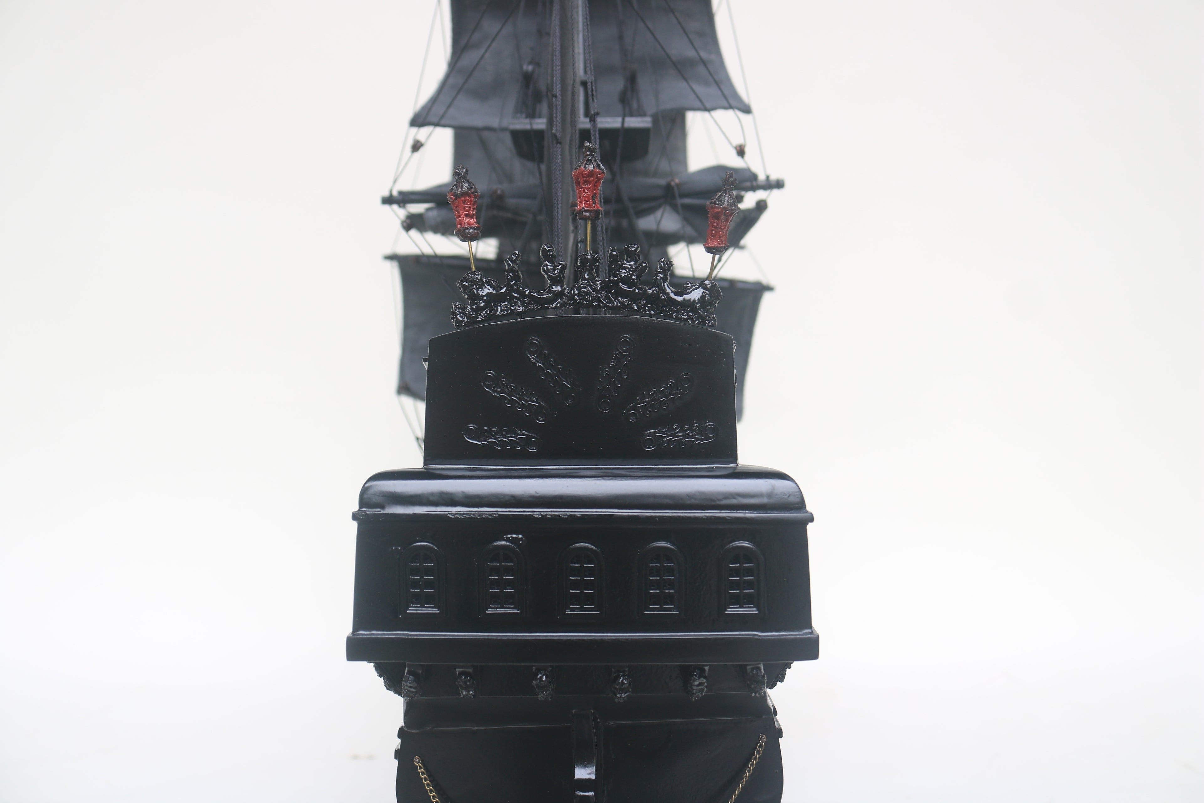 Pirate of the Caribbean — Legendary Pirate Ship Model
