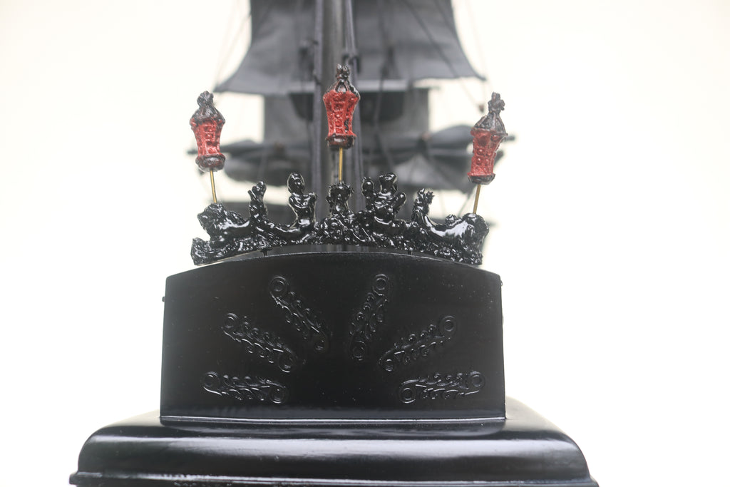 Pirate of the Caribbean — Legendary Pirate Ship Model