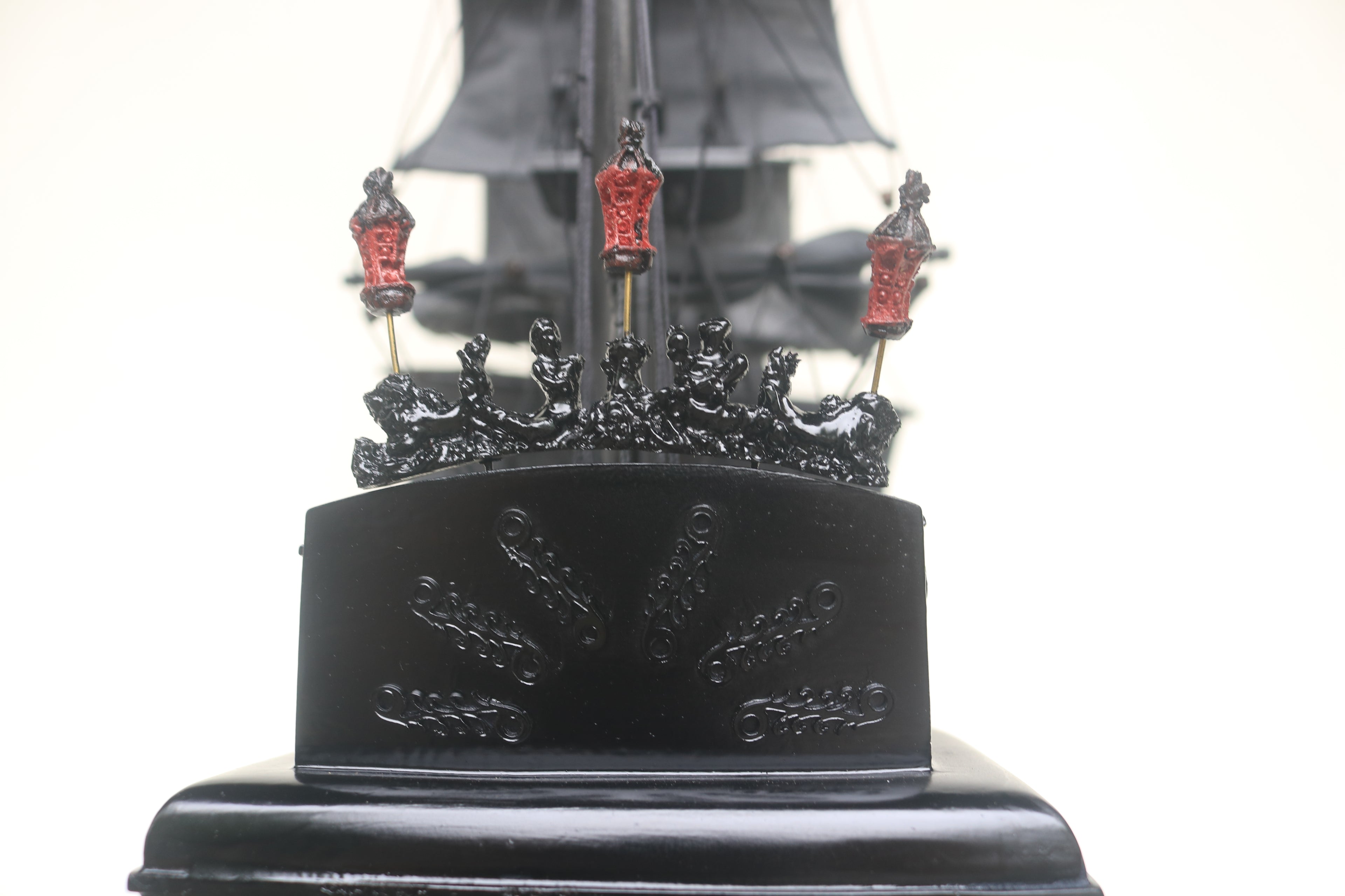Pirate of the Caribbean — Legendary Pirate Ship Model