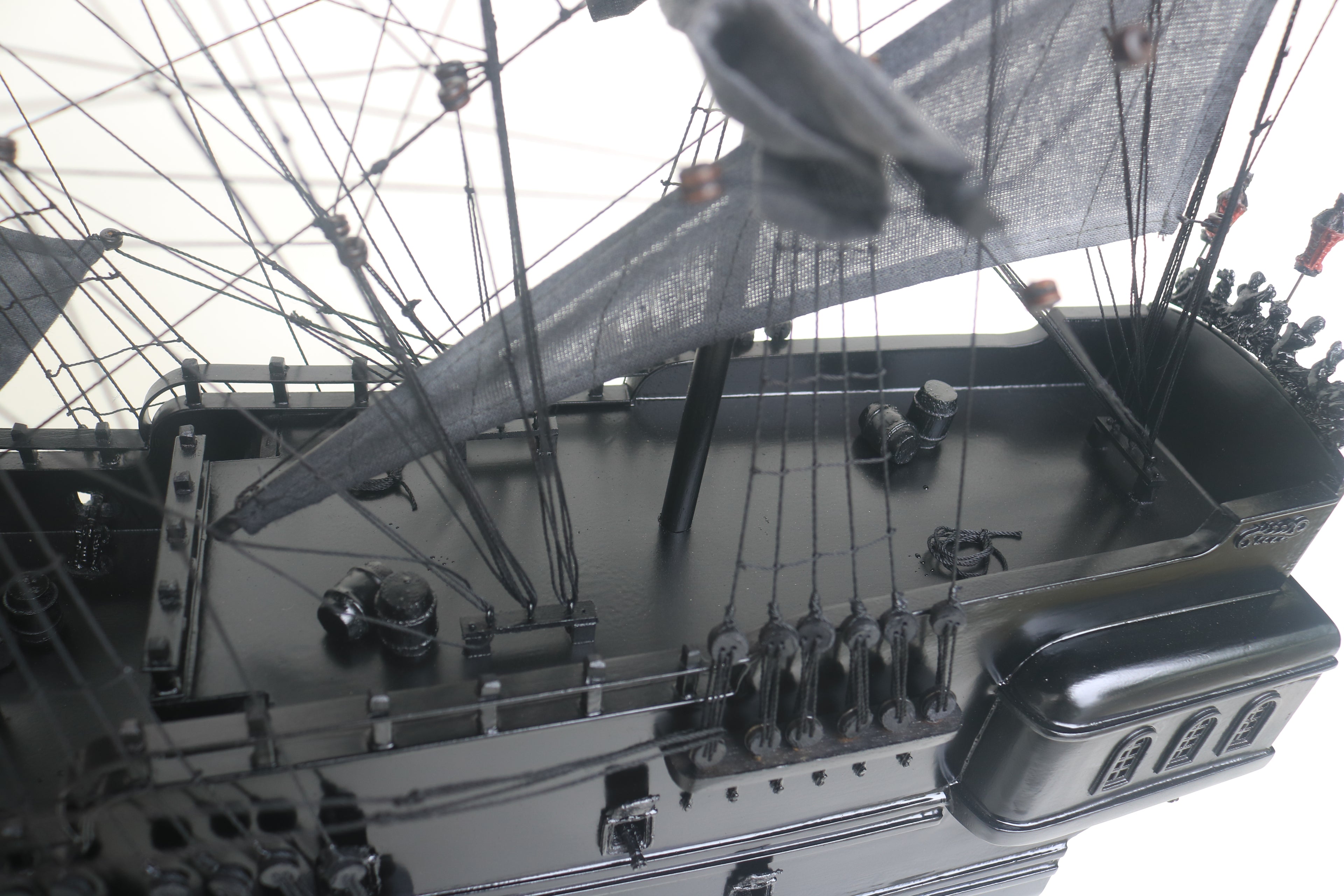 Pirate of the Caribbean — Legendary Pirate Ship Model